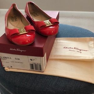 Salvatore Ferragamo Varina Flats, size 7.5